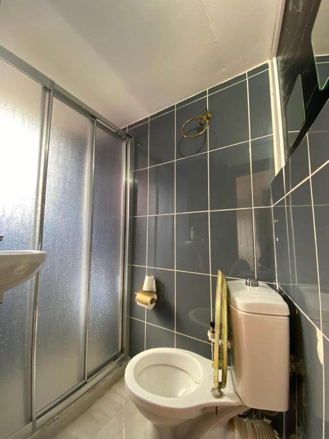 Taksim Wooden House Hostel Стамбул Экстерьер фото