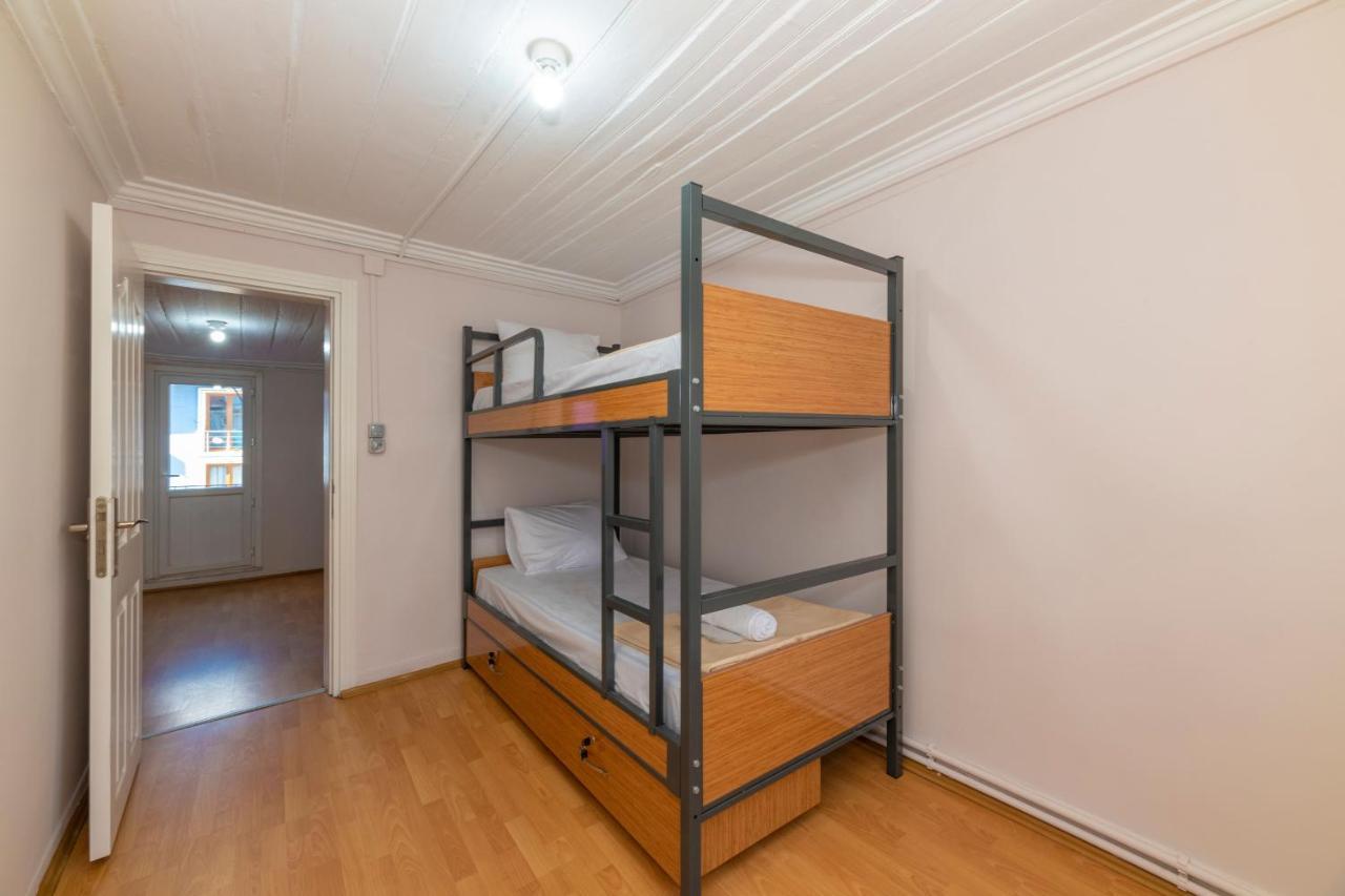Taksim Wooden House Hostel Стамбул Экстерьер фото