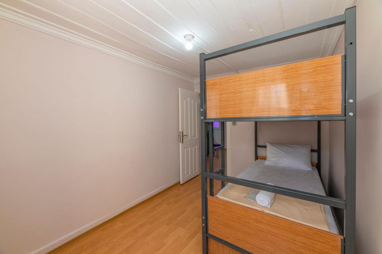 Taksim Wooden House Hostel Стамбул Экстерьер фото