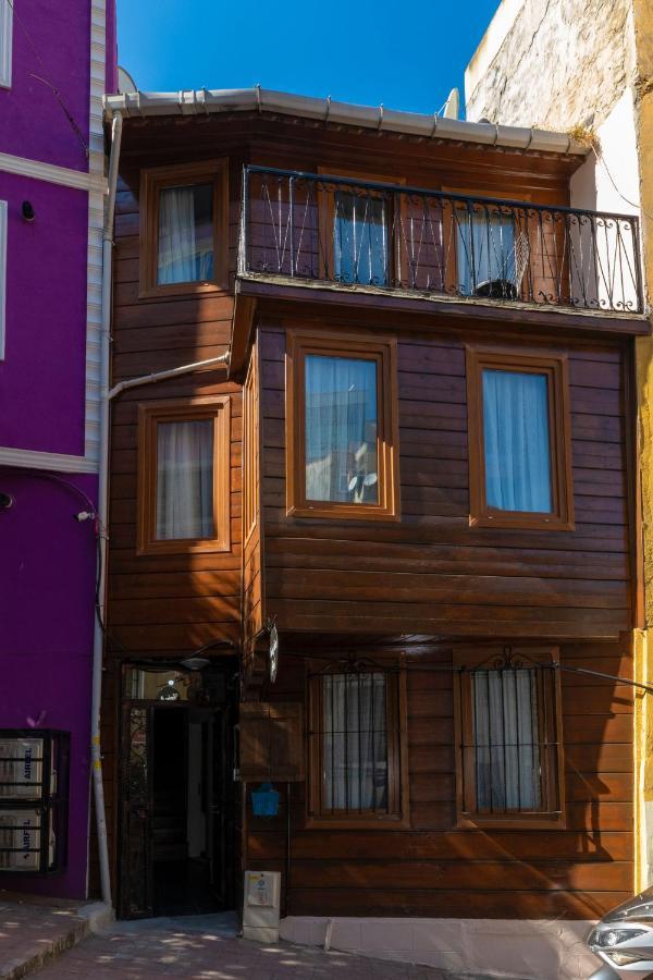 Taksim Wooden House Hostel Стамбул Экстерьер фото