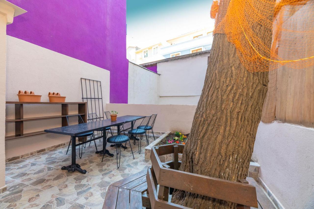 Taksim Wooden House Hostel Стамбул Экстерьер фото