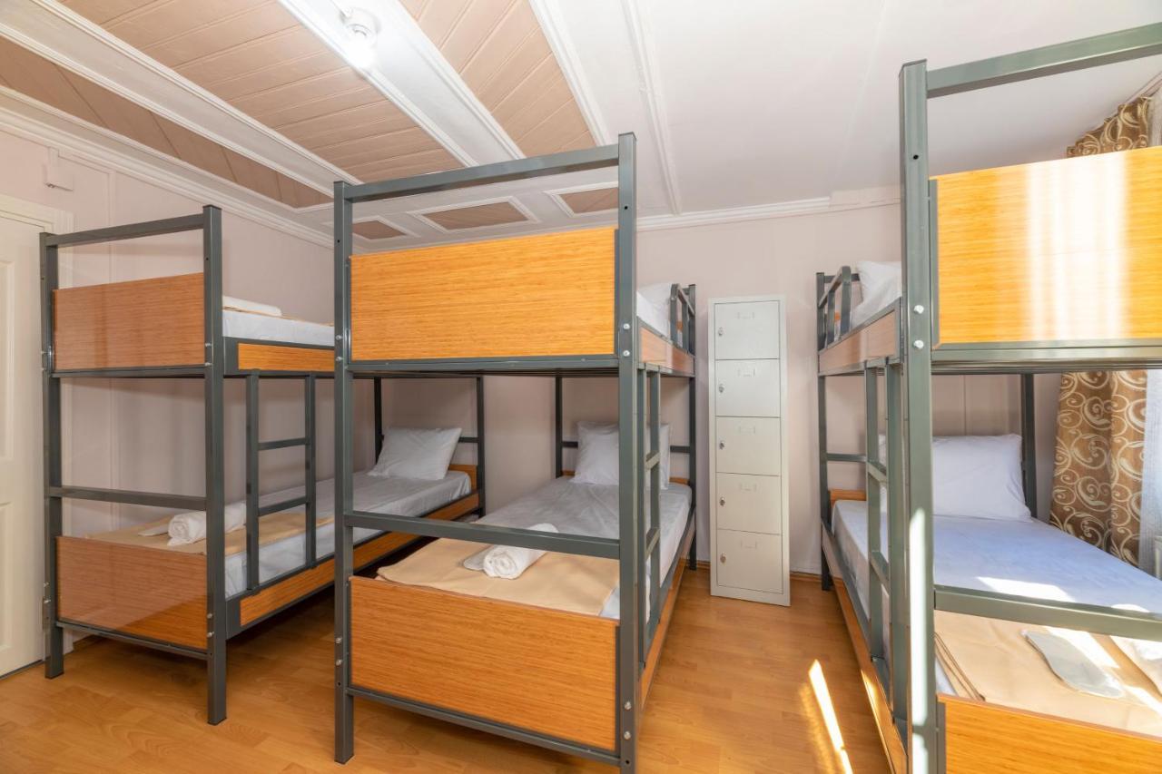 Taksim Wooden House Hostel Стамбул Экстерьер фото