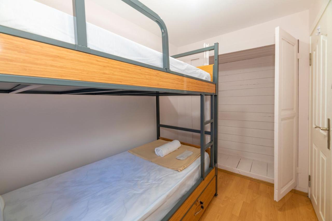 Taksim Wooden House Hostel Стамбул Экстерьер фото