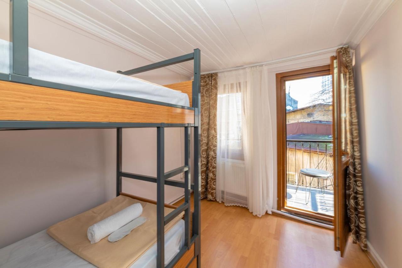 Taksim Wooden House Hostel Стамбул Экстерьер фото